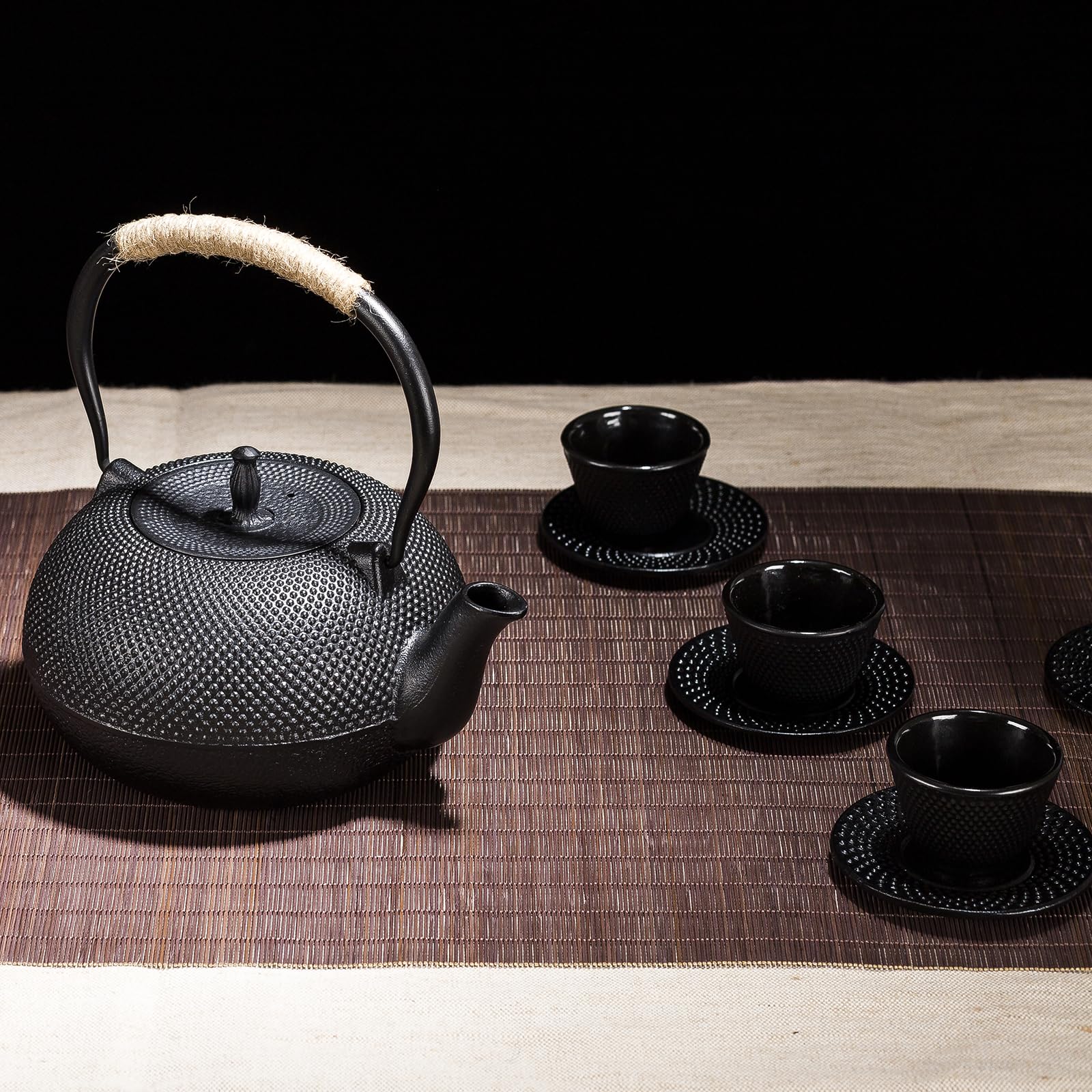 Big Cast Iron Teapot, Japanese Tetsubin Tea Kettle for Stovetop Safe, Cast Iron Tea Pot with Stainless Steel Infuser for Loose Tea and Enameled Interior(1800ml/60.9oz)